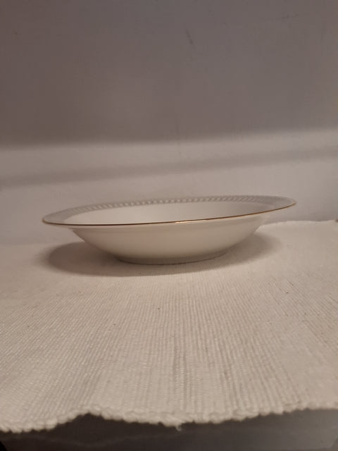 Dyb tallerken med guldkant